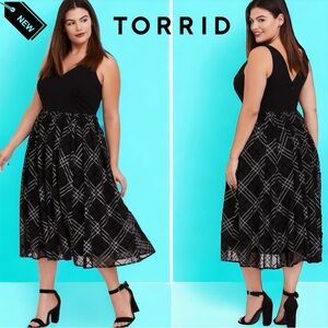 NWT w/ Defect TORRID Black Ponte & Mesh Plaid Midi Dress Sz 14